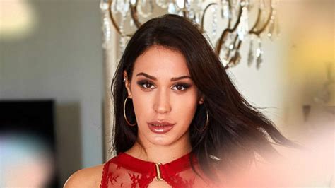 Lola Bellucci – Pornstar Videos